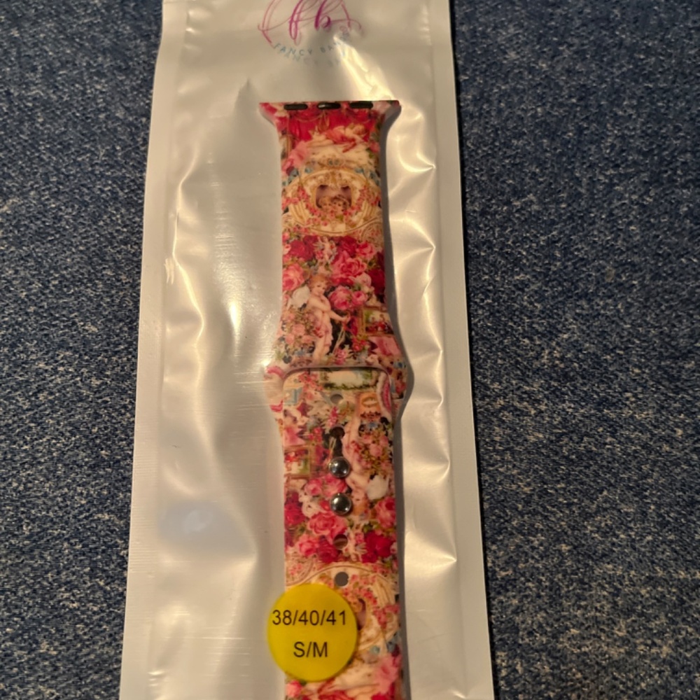 NWOT for the Apple silicone Watch Band Series 8 3 8mm/40mm/41mm